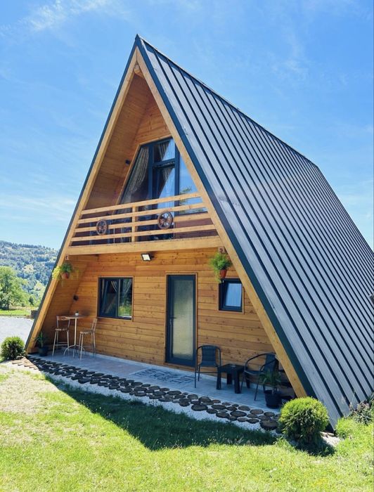 Construim la comanda cabane din lemn tip Aframe