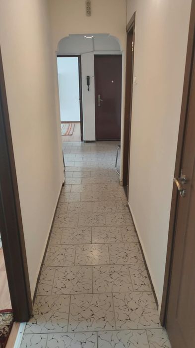 Închiriez apartament cu 3 camere sector 2