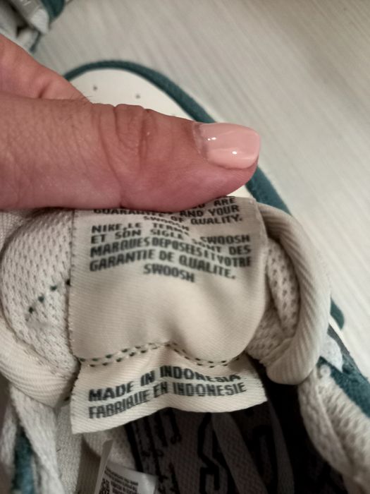 NIKE Air Force 1 LV8 3