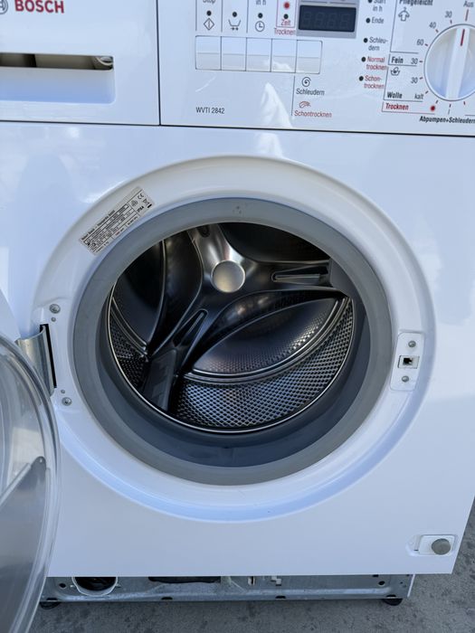 Пералня със сушилня за вграждане Bosch
