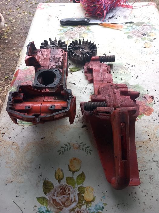 Repar și lipesc componente de drujbe