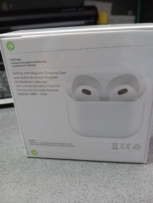 Продам AirPods 3 новые