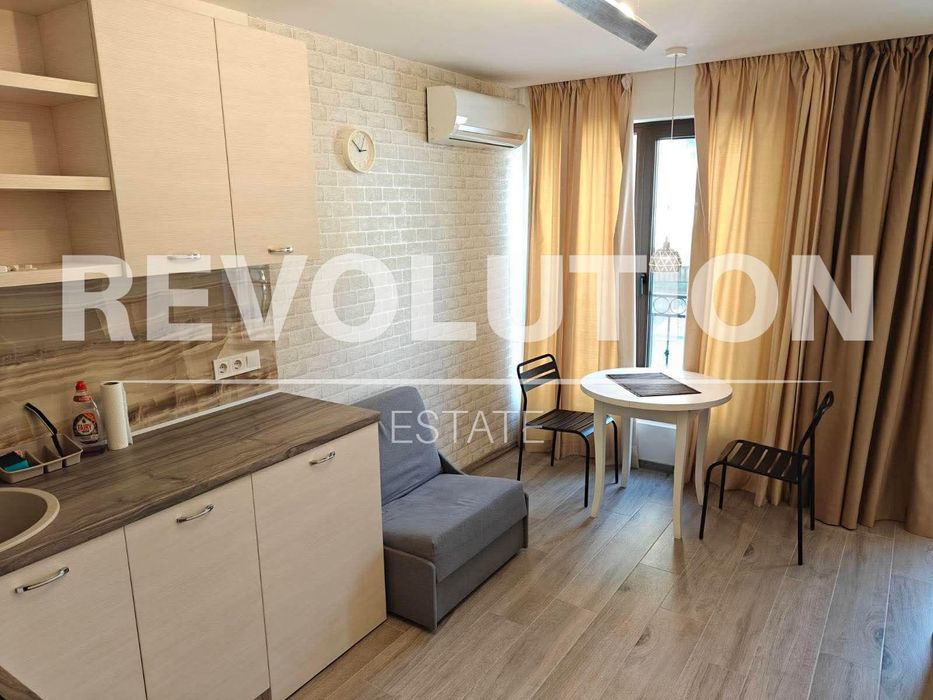 Дава се под наем Двустаен апартамент в Варна, Център - 50 кв.м за 523.26 € - Снимка #1