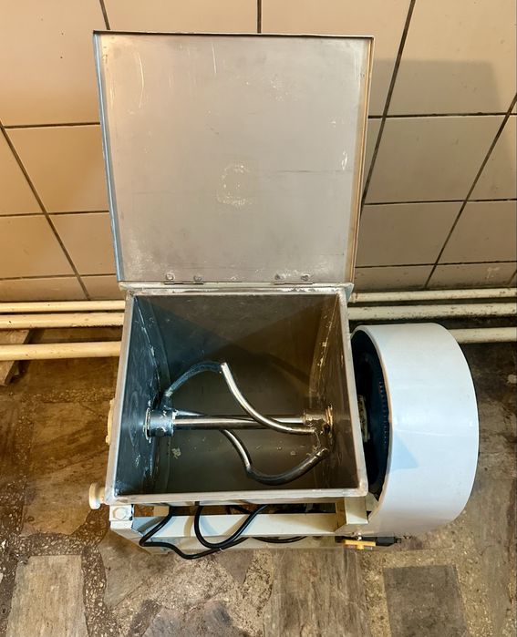 Тестомес промышленный на 5 кг