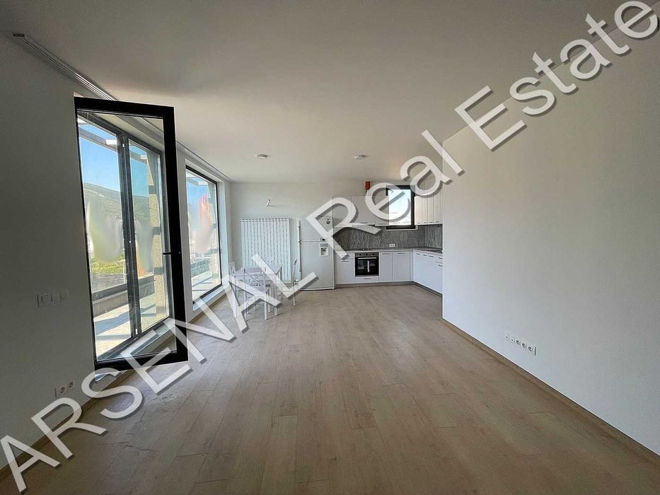 Дава се под наем Двустаен апартамент в София, Витоша - 130 кв.м за 580 € - Снимка #2