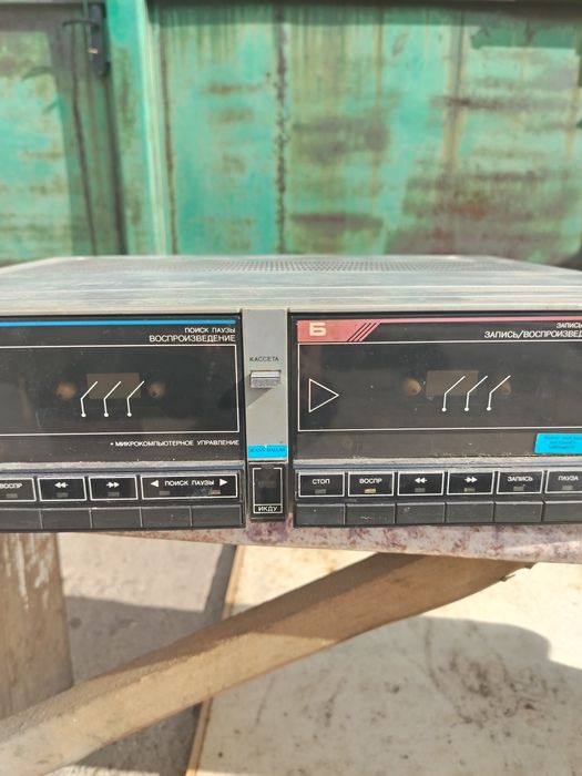 Продам магнитофон ссср
