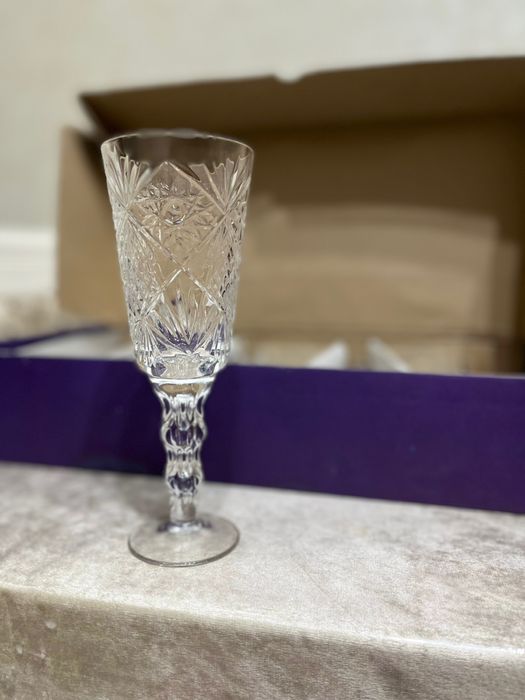 Продам новый хрустальный стакан