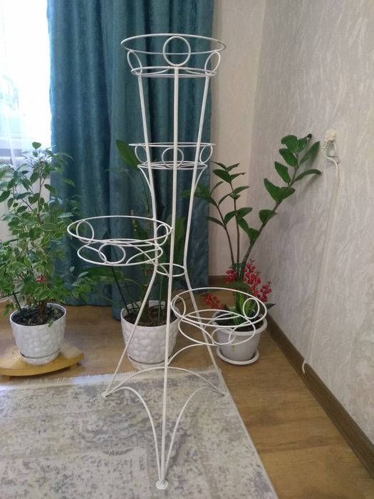 Поставка для цветы