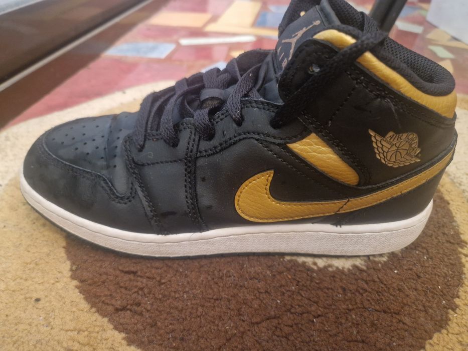 Jordan 1 mid GS black