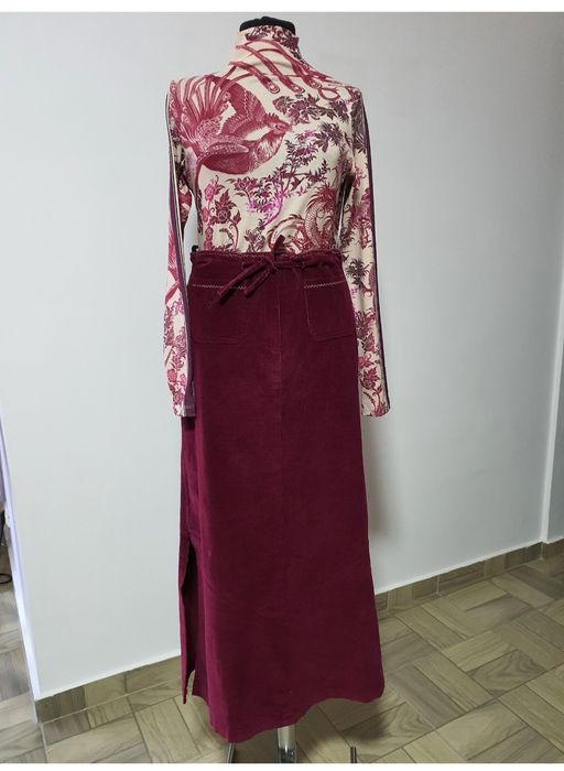 Fusta lunga burgundy din raiat cu slițuri laterale