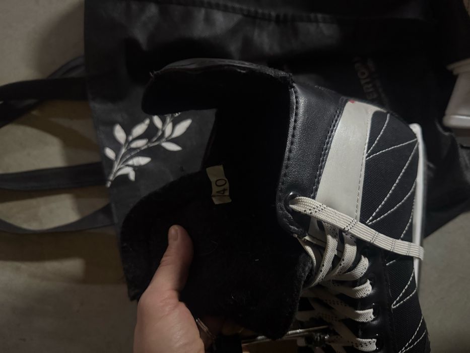 Коньки хоккейные 40 размер