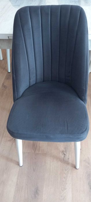 Комплект разтегателна трапезна маса +  4  стола