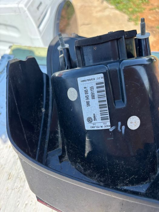 Ляв външен стоп VW golf V + 5W0 945 095