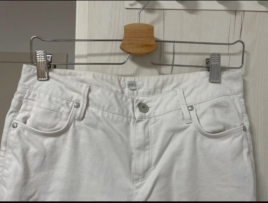 Pantaloni albi Dika marime M