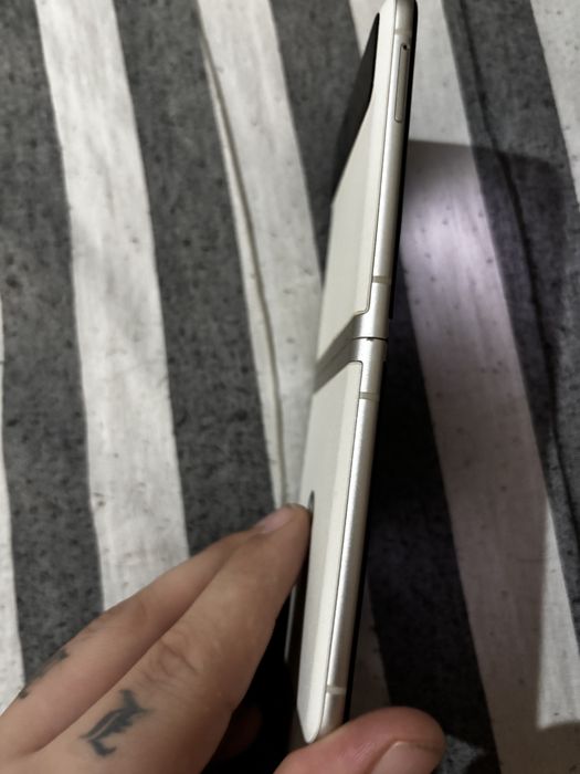 Vand Motorola Razr 40