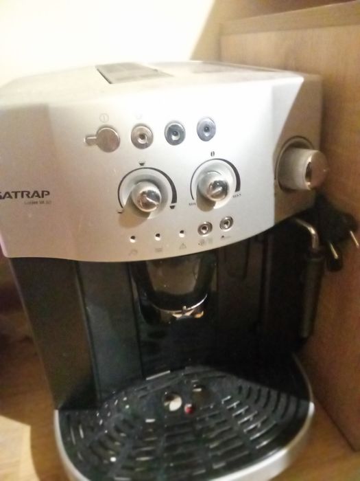 Продава се кафе машина