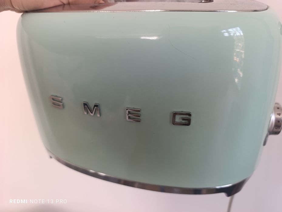 Prăjitor SMEG turcoaz deschis