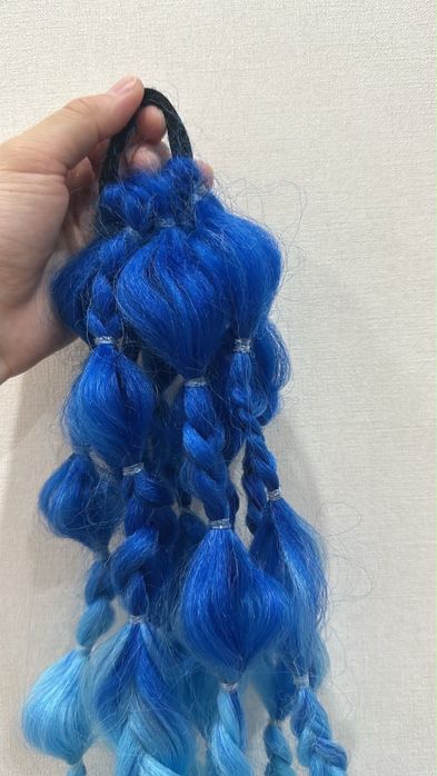синие канекалоновые косички
