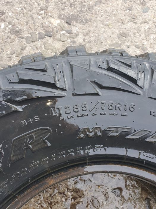 Goodyear wrangler kevlar 285 75r16