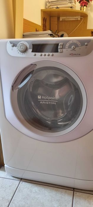 Vând mașină de spălat Hotpoint ARISTON, în condiții bune.