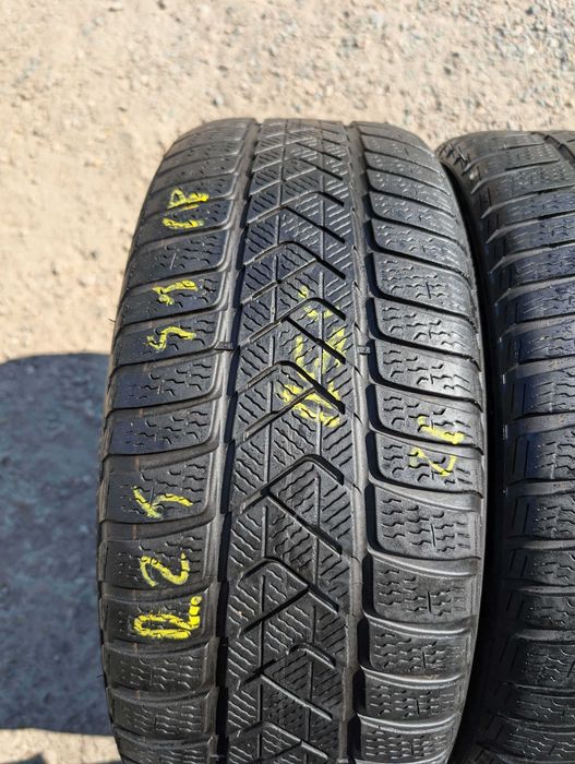 SET 4 Anvelope Iarna 225/45 R18 + 255/40 R18 Pirelli Sottozero 3 99V Runflat RSC (BMW, Mercedes) | Pret/buc