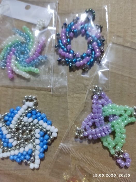 Подвески и серьги из бисера. Ручная работа