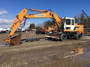 Dezmembrez excavator pe roți Hyundai 200W-2, R210W-3, R200W-7 – piese