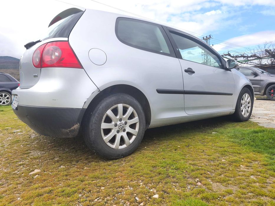 Продавам Golf 5 1.9 TDI