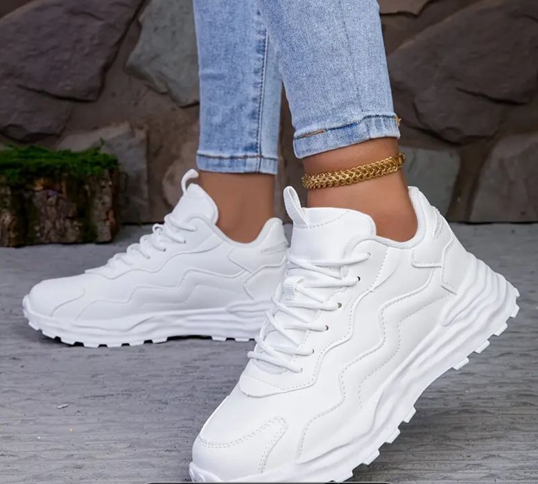 Продам новые кроссовки