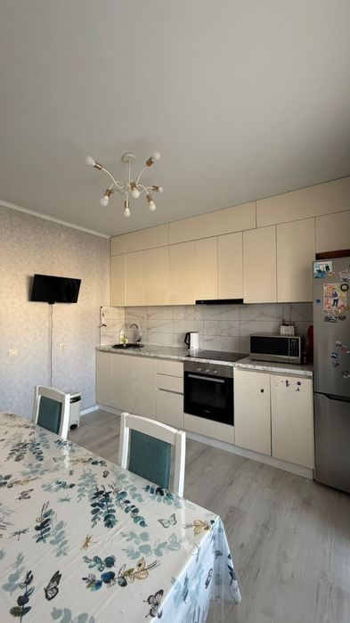 Продам 2к новостройку 66кв. 2 этаж