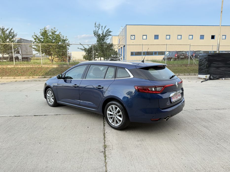 Renault Megane 4 Intens 1.5 dci 110 cp ,fabr. 2017 , Lumini Ambientale , Led , Camera , Multi Sense , Carte Service + Raport Nap !!