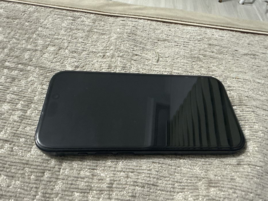 Продаем айфон 15 про, 256