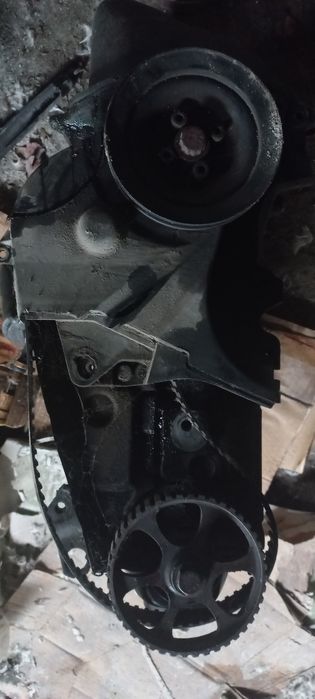 Двигатель Ауди 80,нерабочий