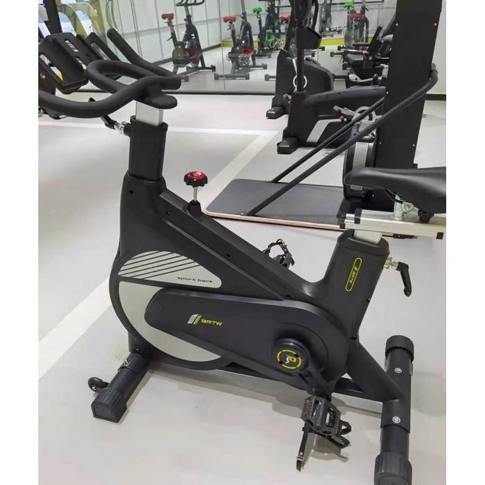 Велотренажер спортивный профессиональный Спинбайк