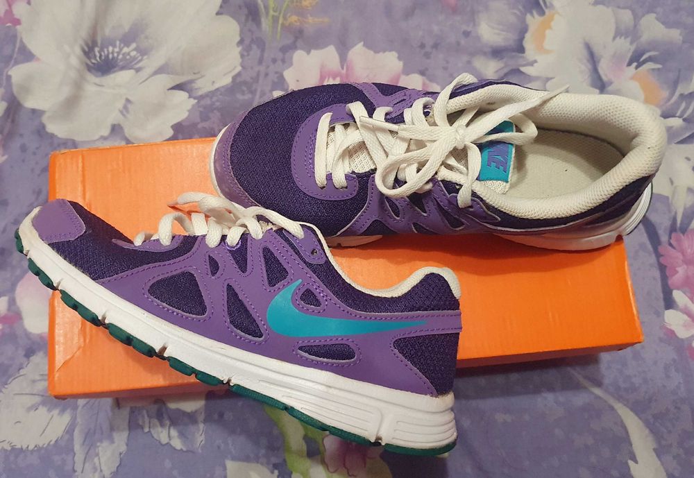 Маратонки NIKE , размер 35.5