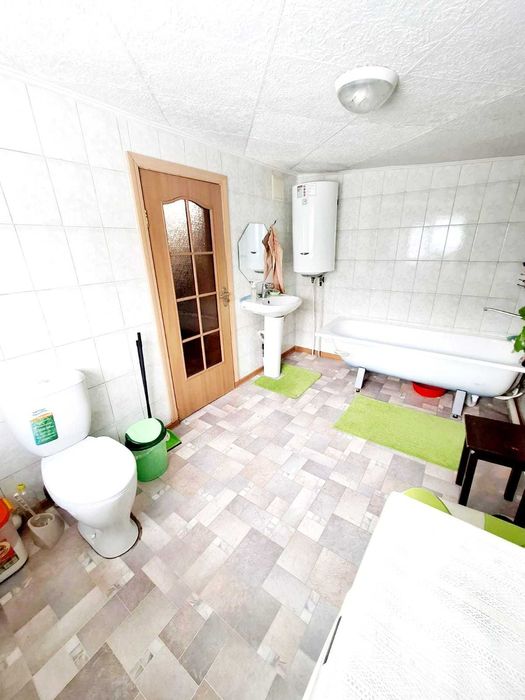 ПРодам дом 4 комнаты 10соток