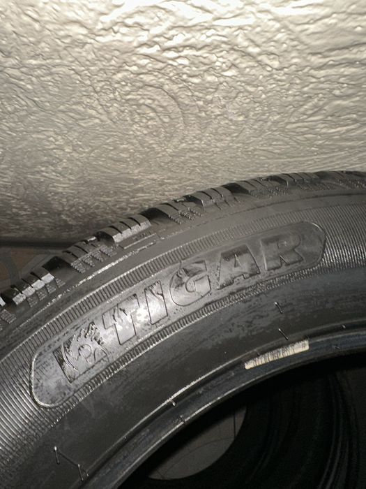 Шины 235/55/19 продам