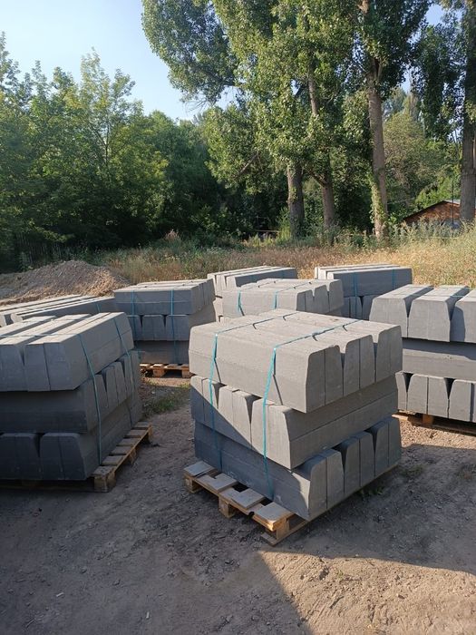 Поребрик, бордюр