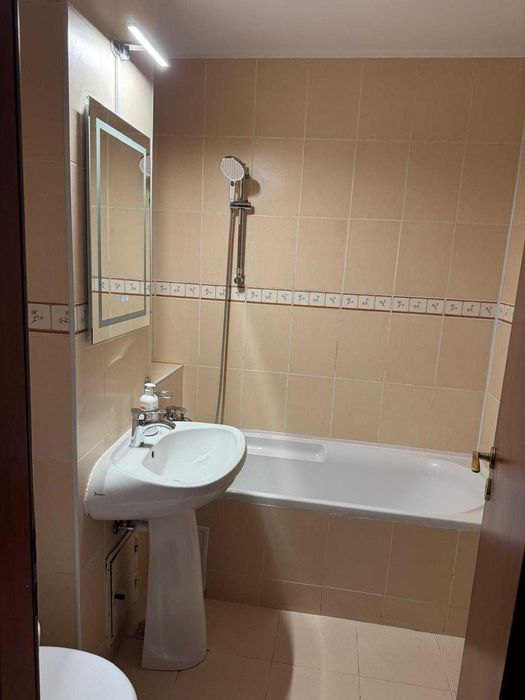 Apartament de inchiriat 3 camere -550 euro/luna