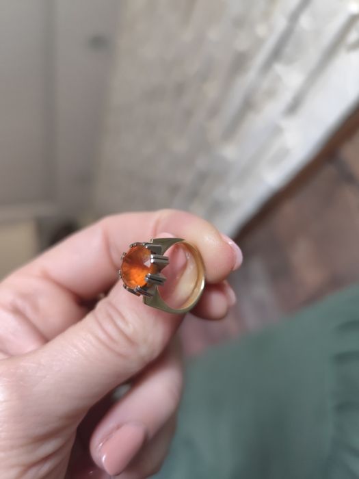 Златен пръстен с кехлибар  5гр/14кр 750лв