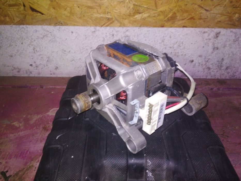 Двигатель от стиральной машины