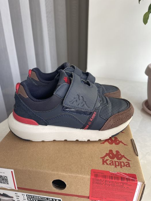 Продам кроссовки брендовые Kappa