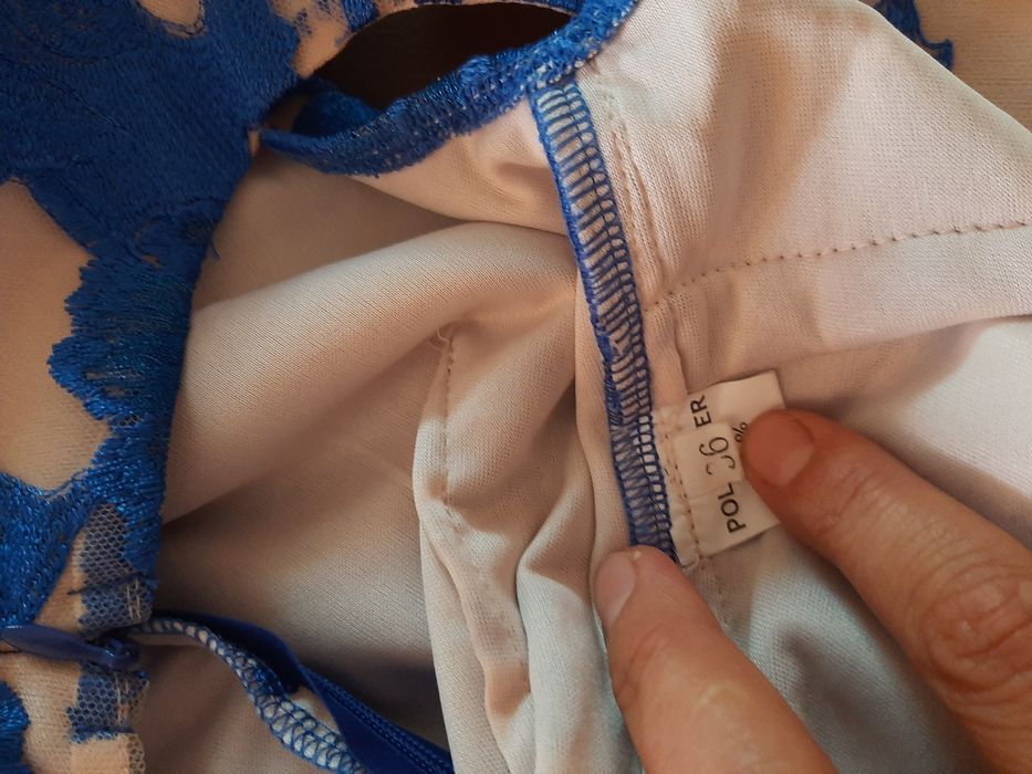 Vind rochii în stare buna