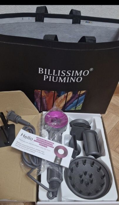 Продам Фен с 5 насадками от Dyson