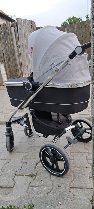 Vând cărucior în stare ff bună