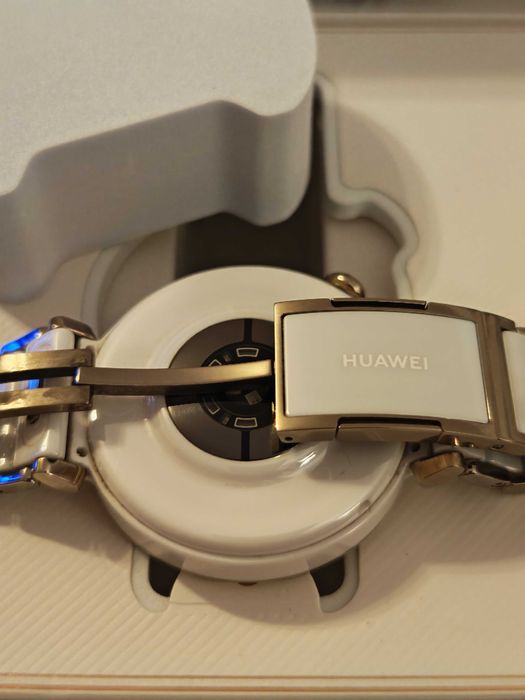 КАТО НОВ Huawei Watch GT 5 Pro 42mm - Yettel Гаранция 2027