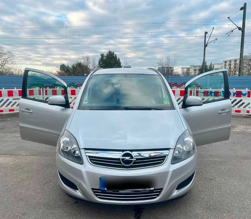 Opel zafira 2012
