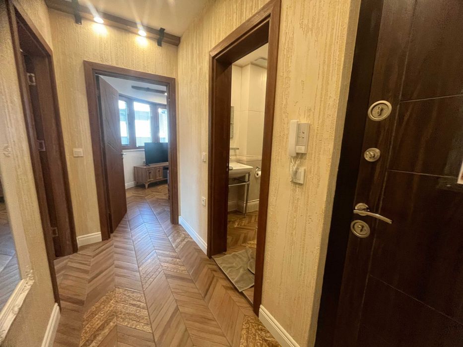 Луксозен двустаен апартамент под наем до река Дунав – център