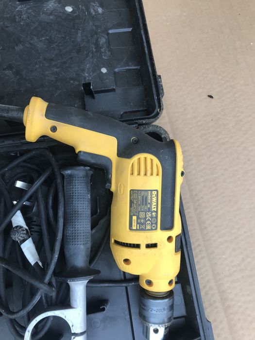 Masina cu percutie Dewalt DWD024 701w