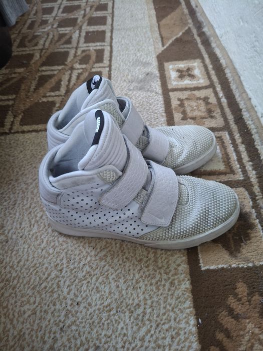 Adidasi nike flystepper 2k3 cu talpa rosie